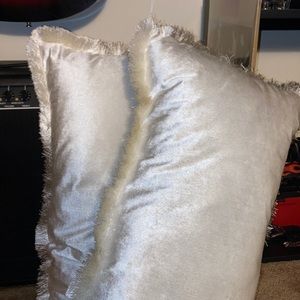 White pearl pillows